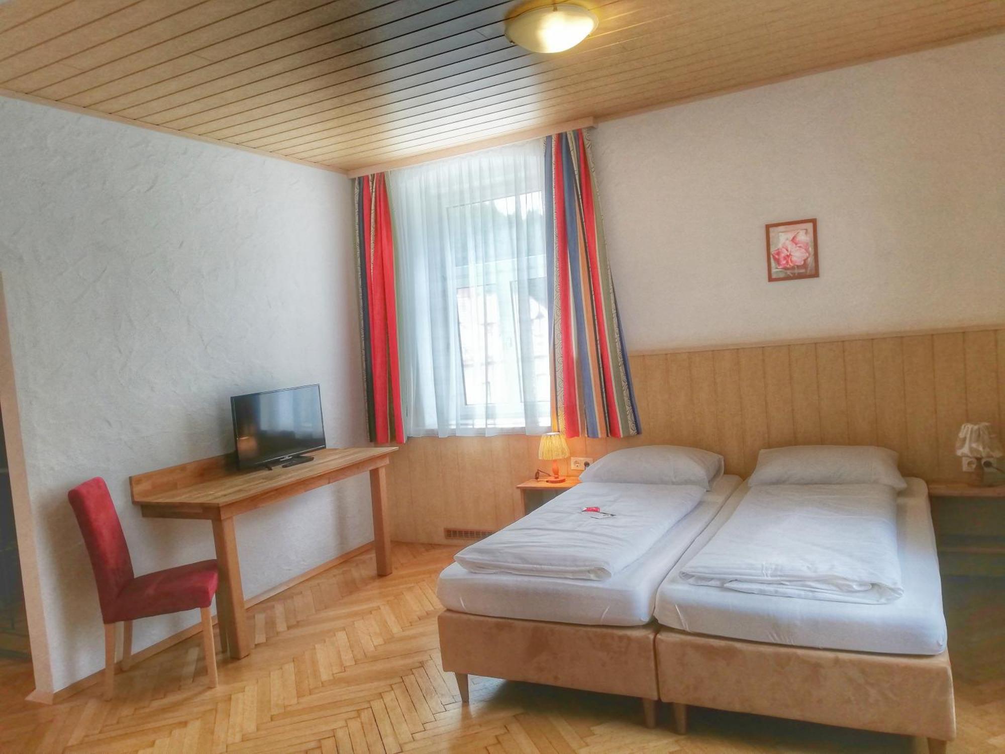 Familie Zuser Hotel Garni Миттербах Экстерьер фото