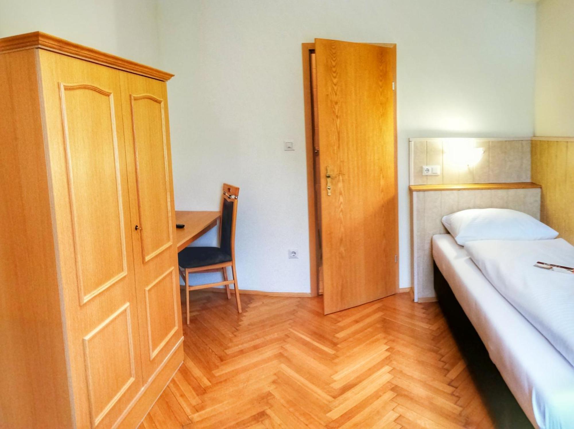 Familie Zuser Hotel Garni Миттербах Экстерьер фото