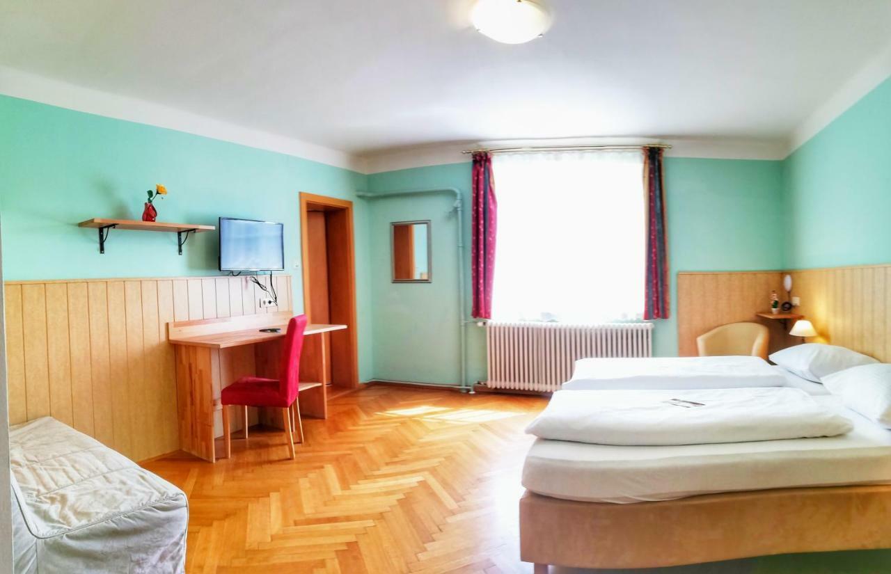 Familie Zuser Hotel Garni Миттербах Экстерьер фото