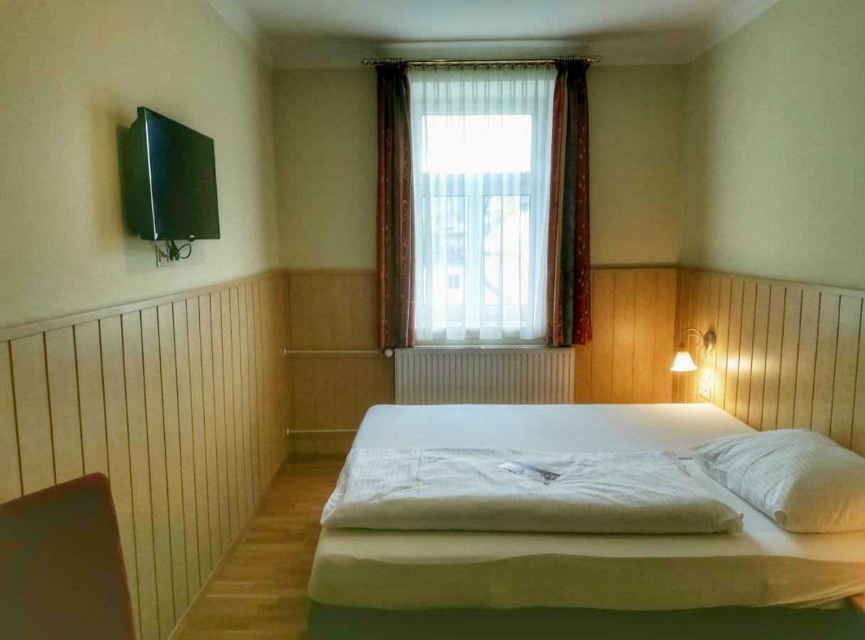 Familie Zuser Hotel Garni Миттербах Экстерьер фото