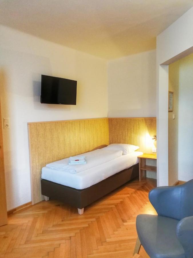 Familie Zuser Hotel Garni Миттербах Экстерьер фото