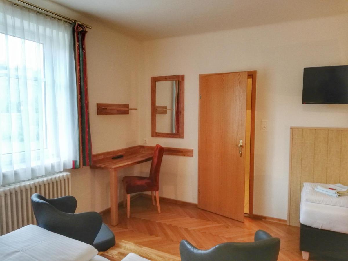Familie Zuser Hotel Garni Миттербах Экстерьер фото